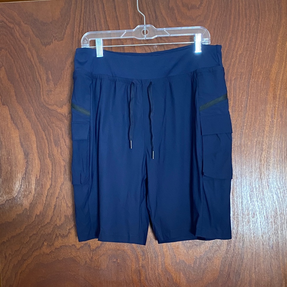 Mivei men’s size XL shorts